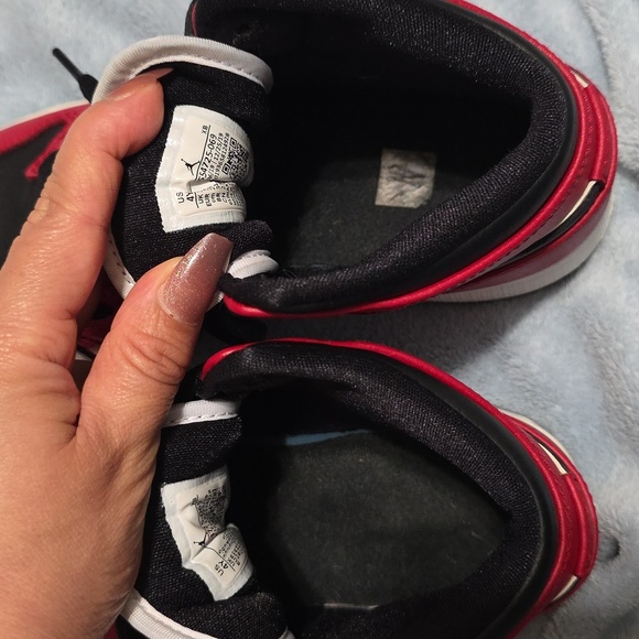 Air Jordan 2020 1 Mid GS 'Chicago Black Toe Size 4Y - Picture 10 of 12